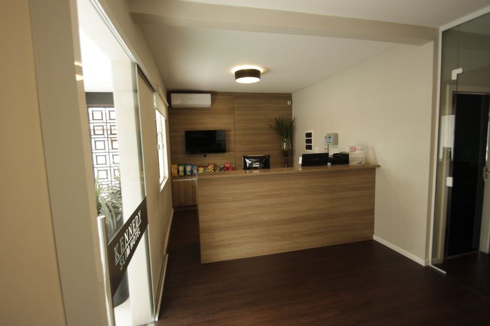 Kennedy Slim Hotel 3