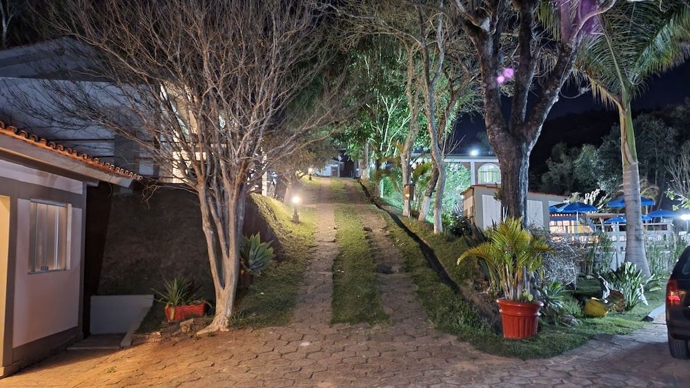 Chalés Vila da Serra 2