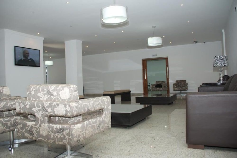 BOMBONATO HOTEL - Fácil Acesso ao Aeroporto e parque de Exposições ABCZ - By UP Hotel