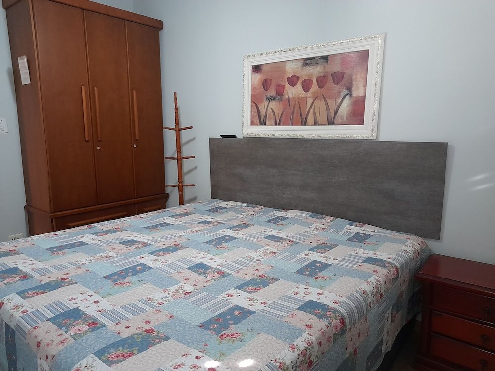 Apartamento em frente a Praia Santos 3