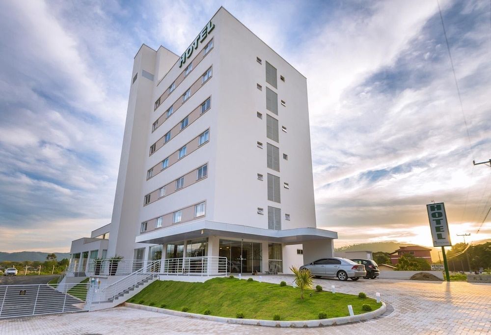 Tri Hotel São João Batista 3 estrelas em São João Batista