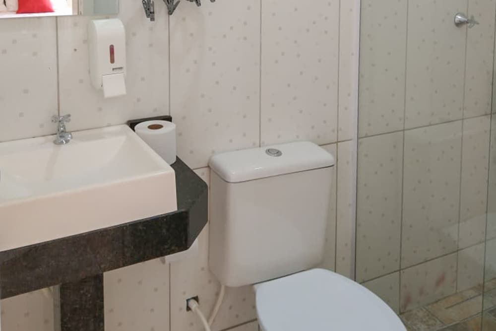 OYO Costa Serena Hotel 2