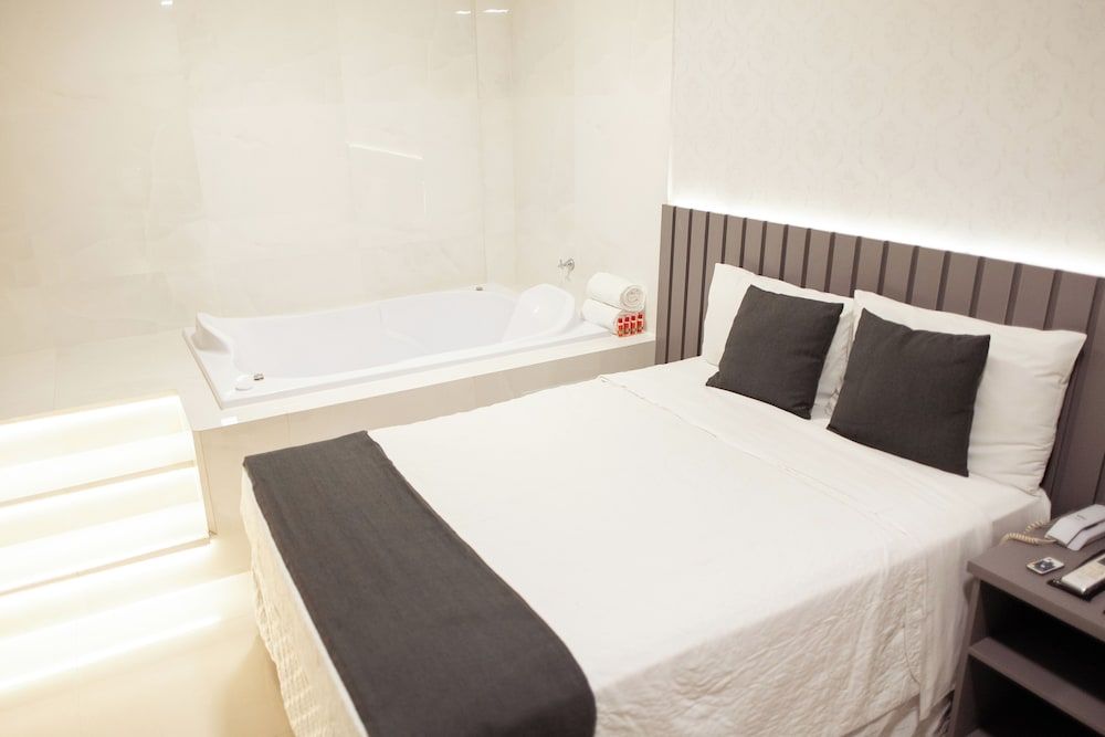 Paris Hotel by H Hotéis Business 3 estrellas en Taguatinga