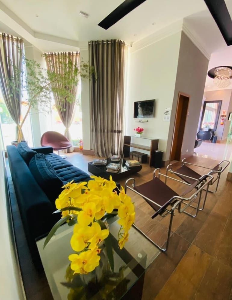 Shelton Palace Hotel 2