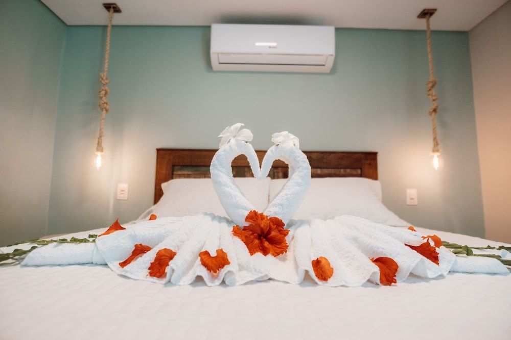 Catamaran Praia Chalés 3