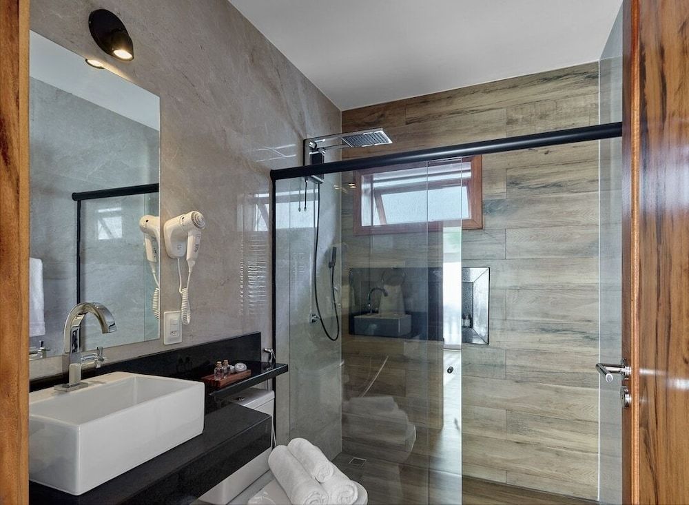 AIOLOS HOTEL & DISCOVERIES 2