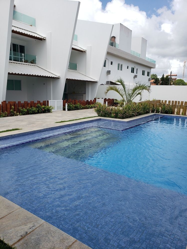 Flat 201 Maria Farinha com Cobertura Mar