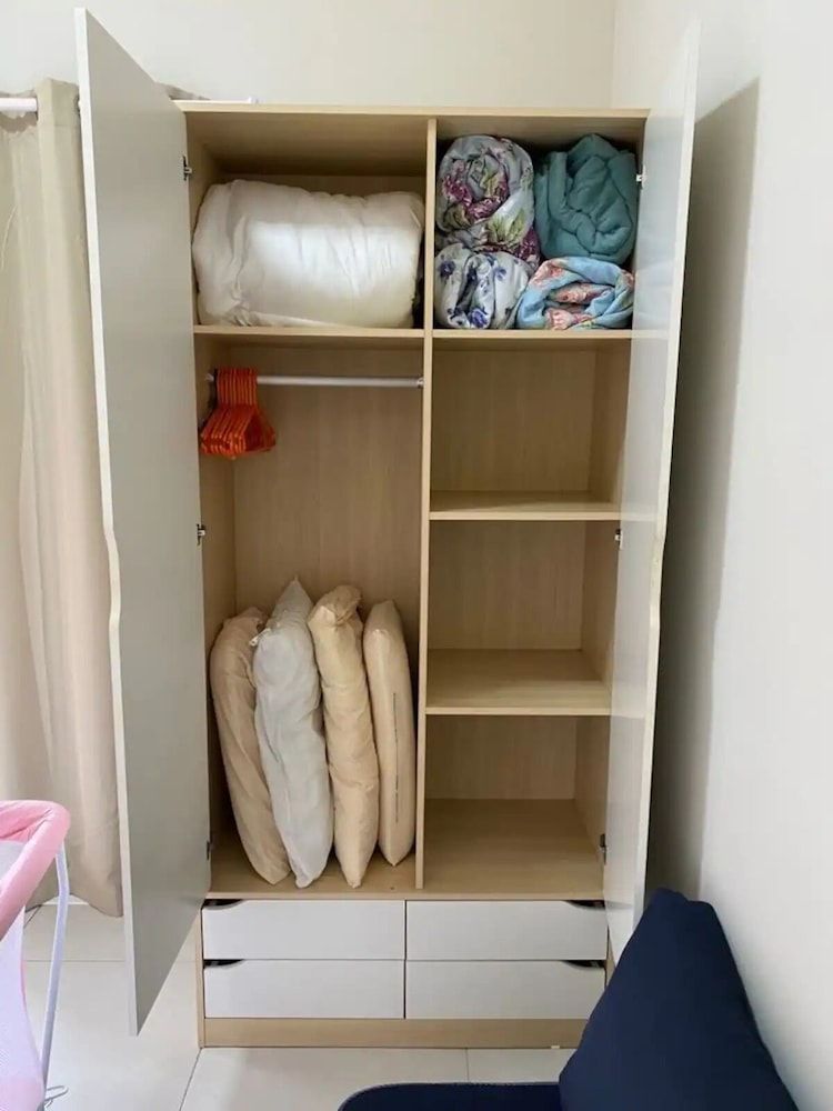 Apto novo e arejado com uma ampla sacada 2