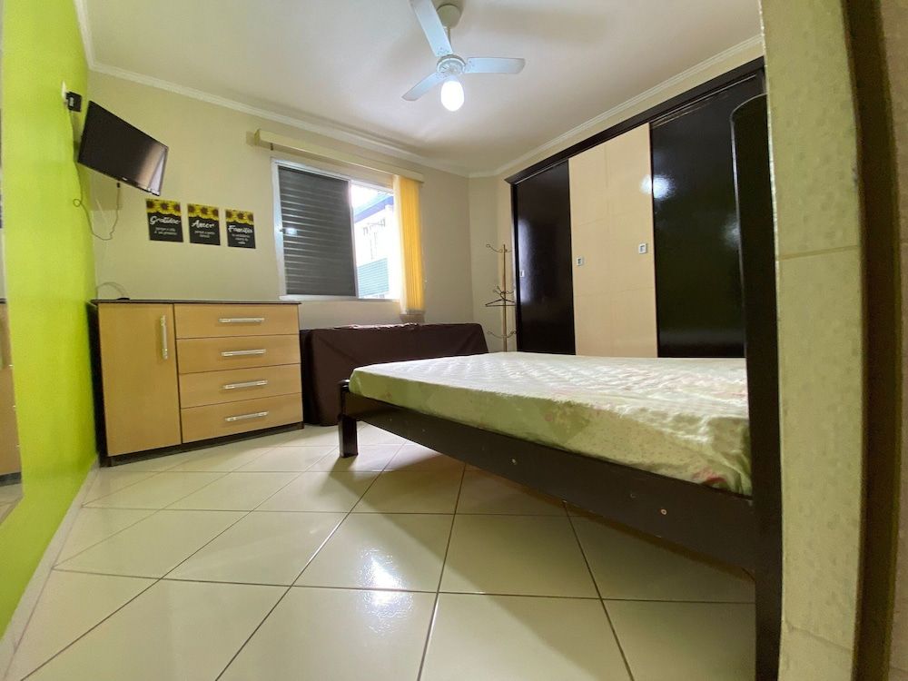 Pé na areia Canto do forte II 2