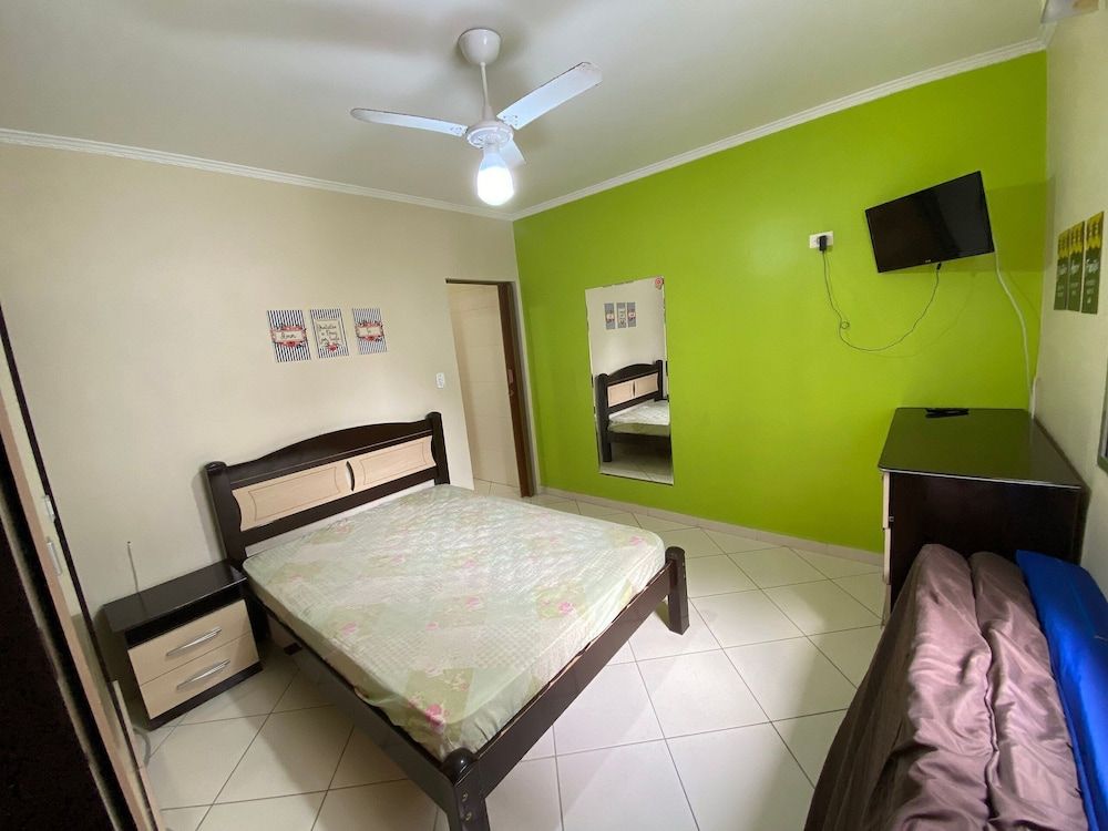 Pé na areia Canto do forte II 3