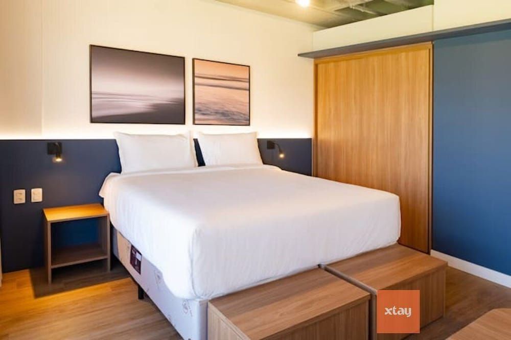 Atrium Studios by Xtay 3