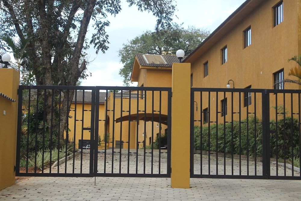 PARADIES HOTEL EXPRESS