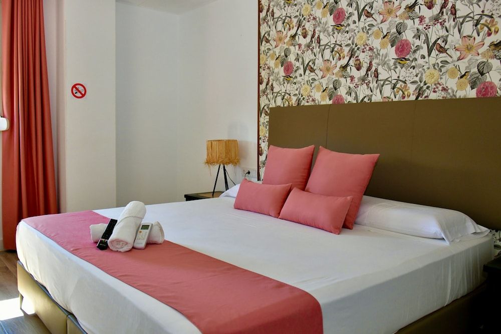 Hostal Garden Rous 2