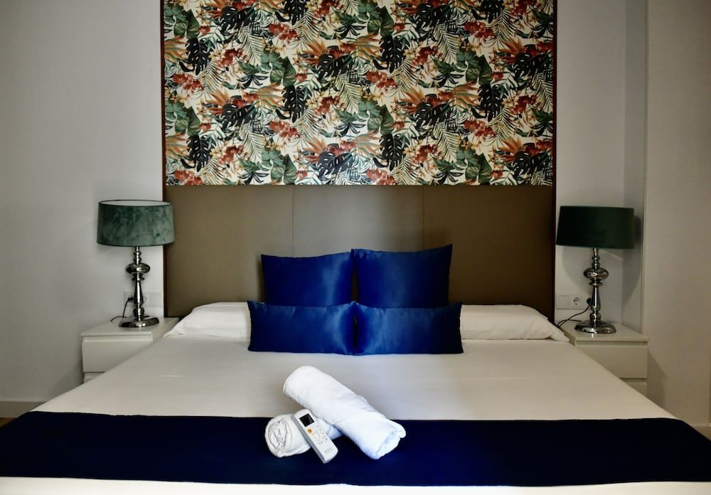 Hostal Garden Rous 3