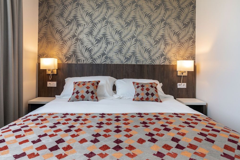 Brit Hotel - Hotel de l'Hippodrome 2