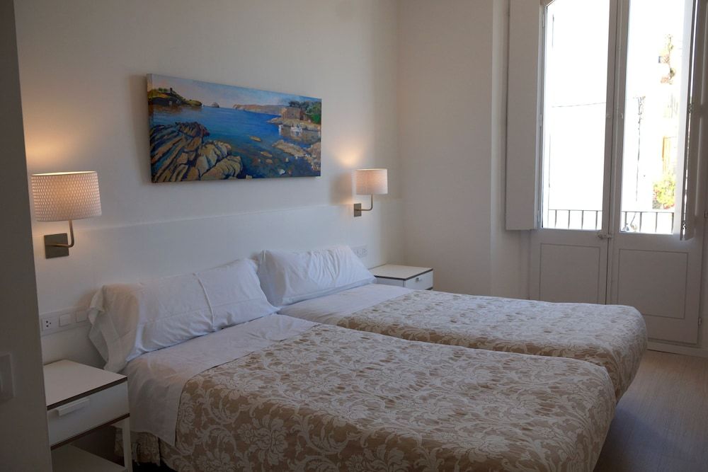 Hostal Marina Cadaqués 3