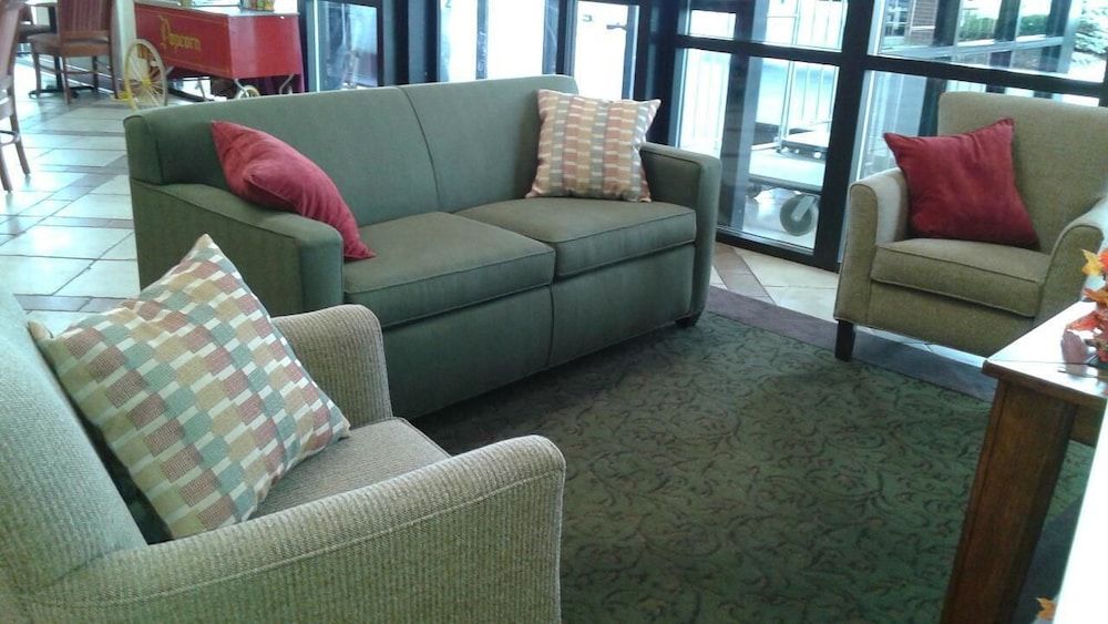 Quality Inn Indy Castleton 2