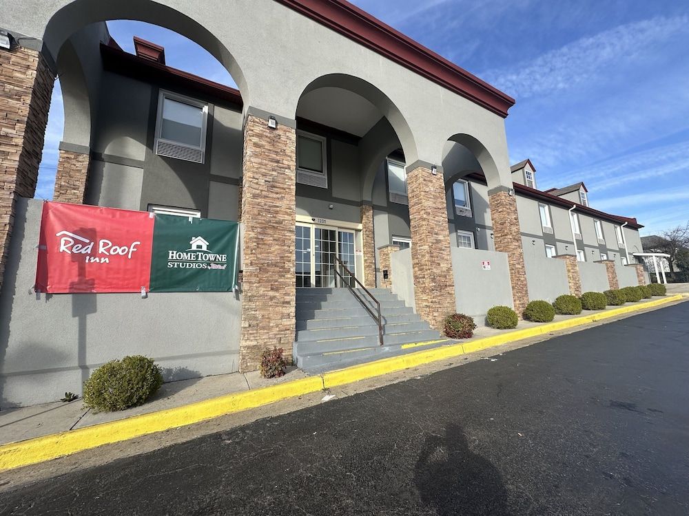 HomeTowne Studios by Red Roof Richmond, VA - W Broad St -1 estrellas en Richmond