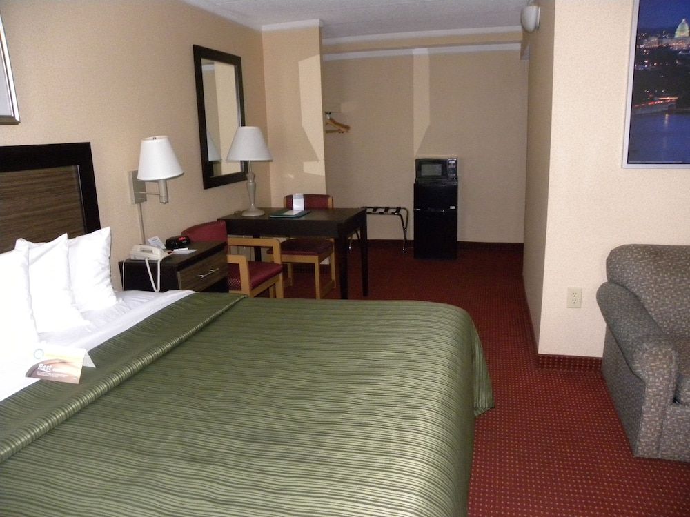 Quality Inn Mt. Vernon 3