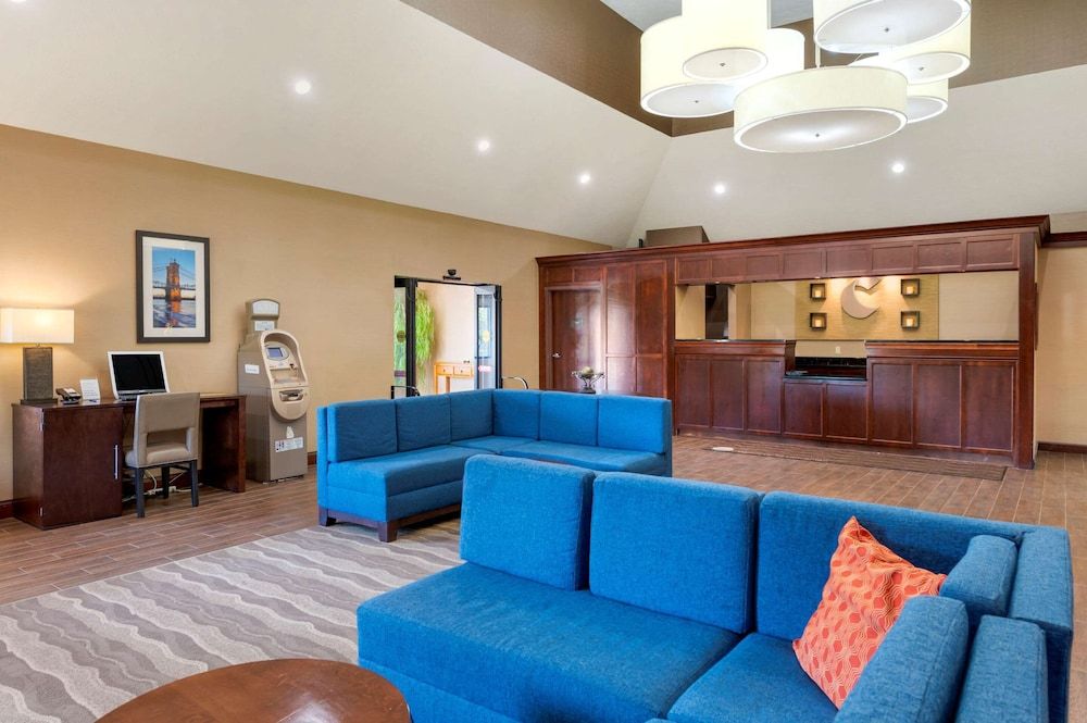 Comfort Inn & Suites Cincinnati Eastgate 3