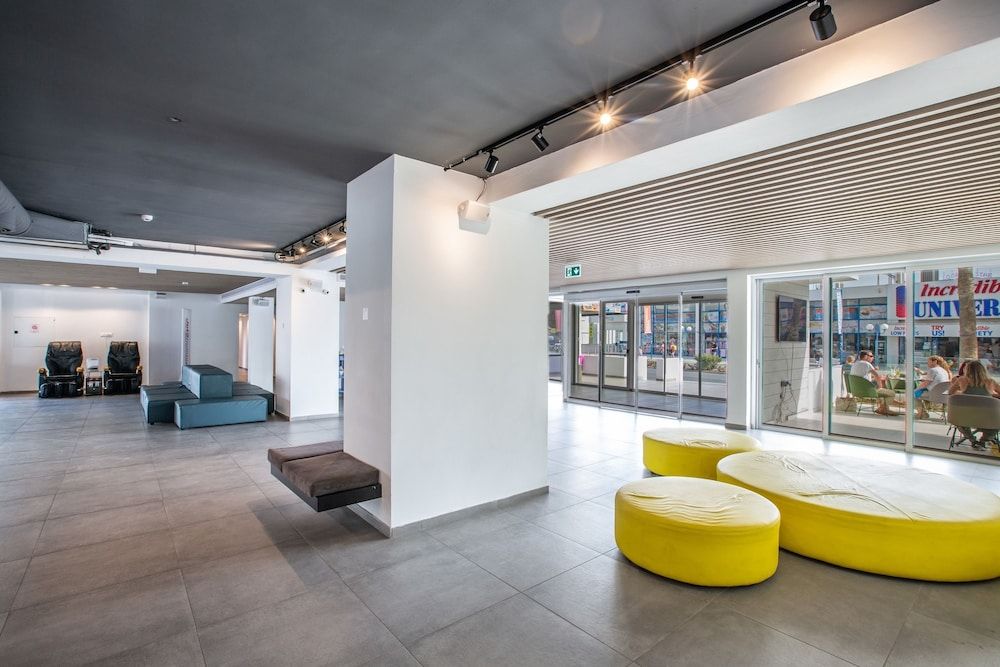 Anthea Hotel Apartments 3