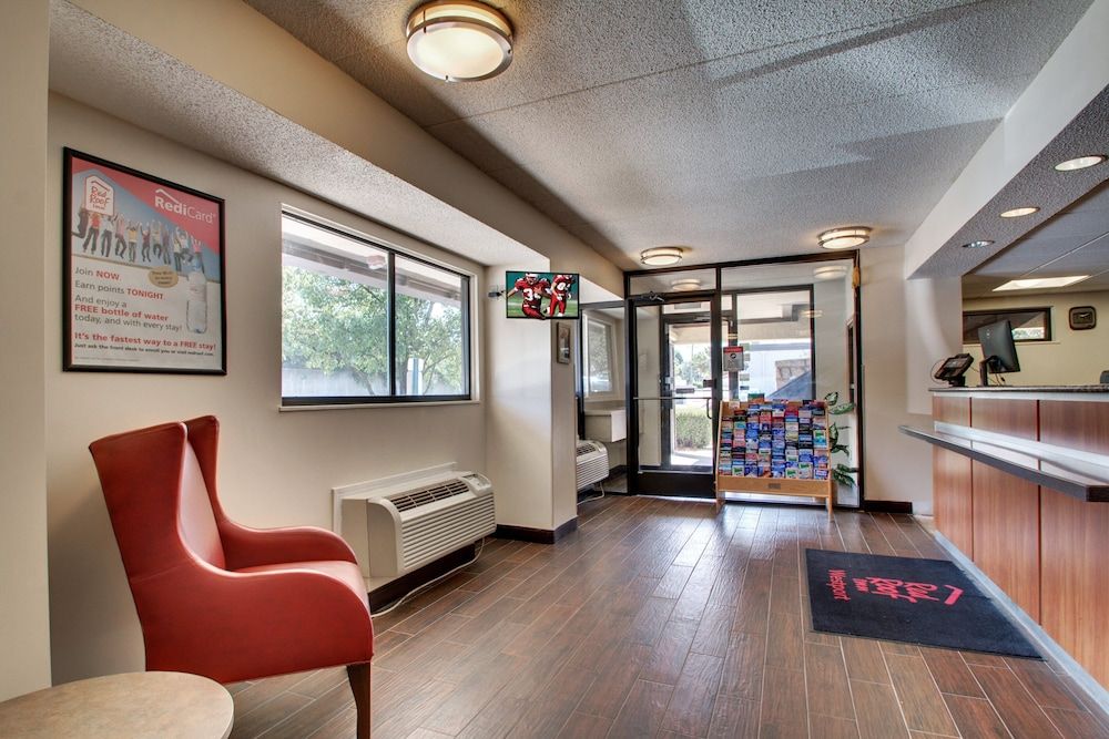 Red Roof Inn St Louis - Westport 3