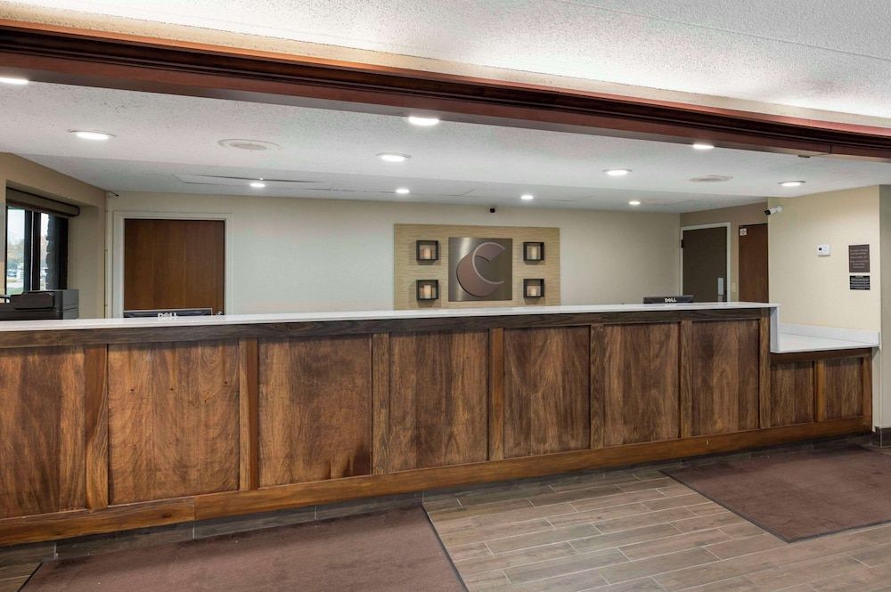 Comfort Inn & Suites North at the Pyramids 3