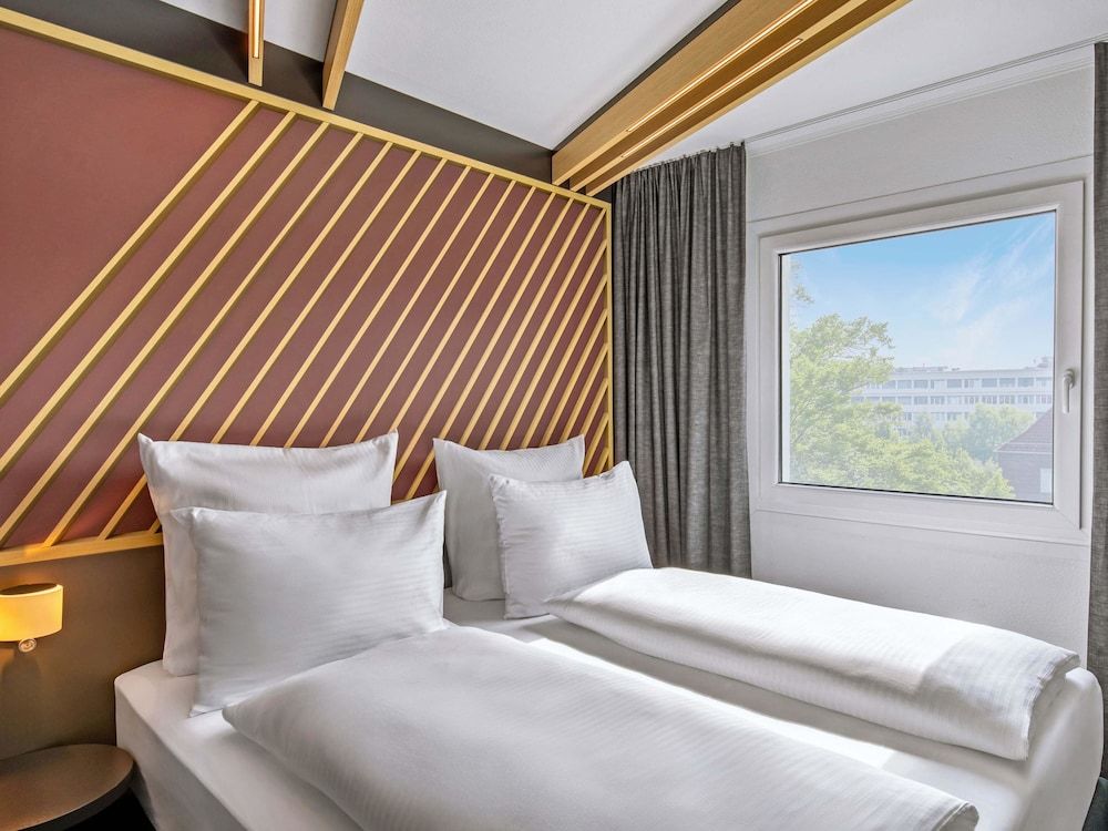 B&B HOTEL Hamburg-Airport 2