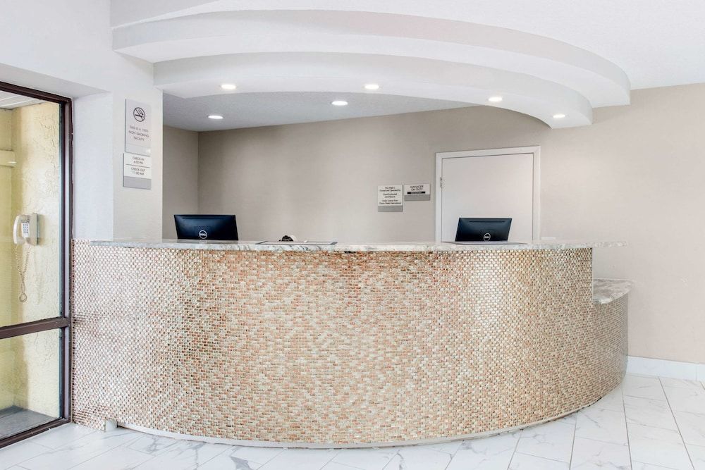 Clarion Inn & Suites Kissimmee-Lake Buena Vista South 3 estrelas em Kissimmee