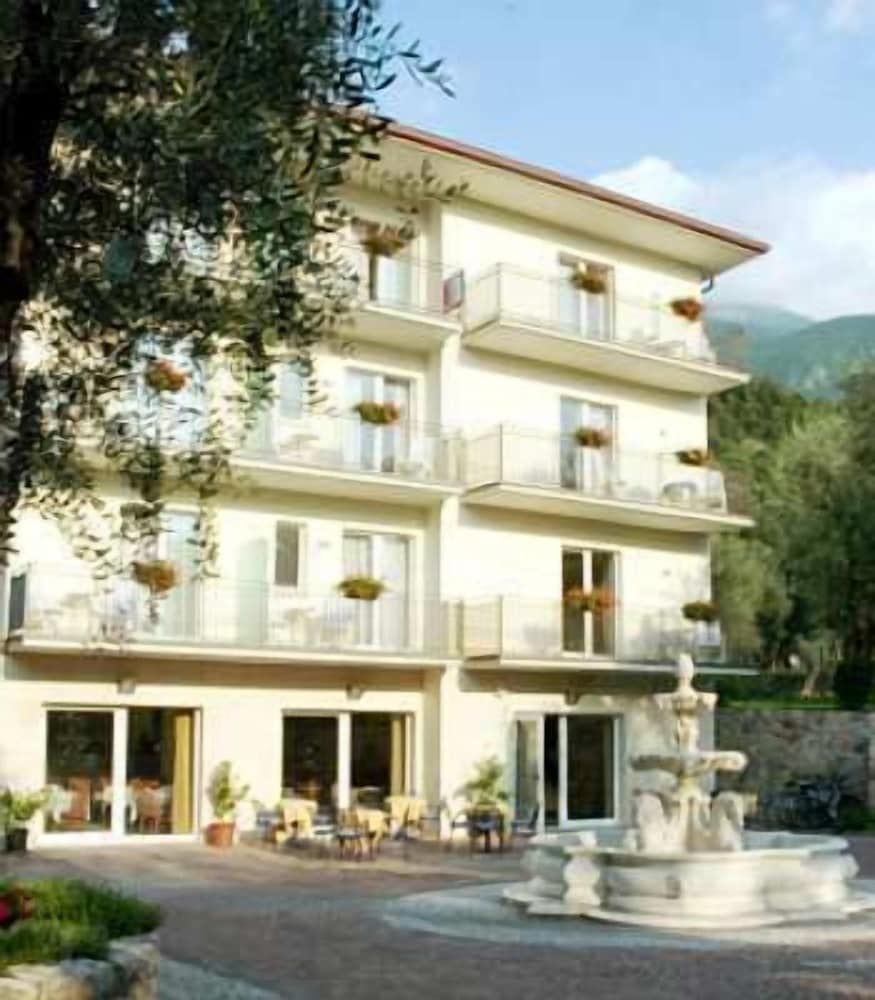 Hotel Garni Orchidea 3 estrelas em Malcesine