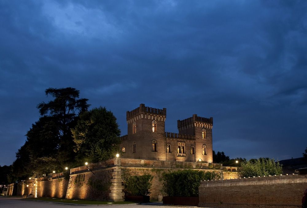 Relais Castello Bevilacqua 4 estrellas en Verona