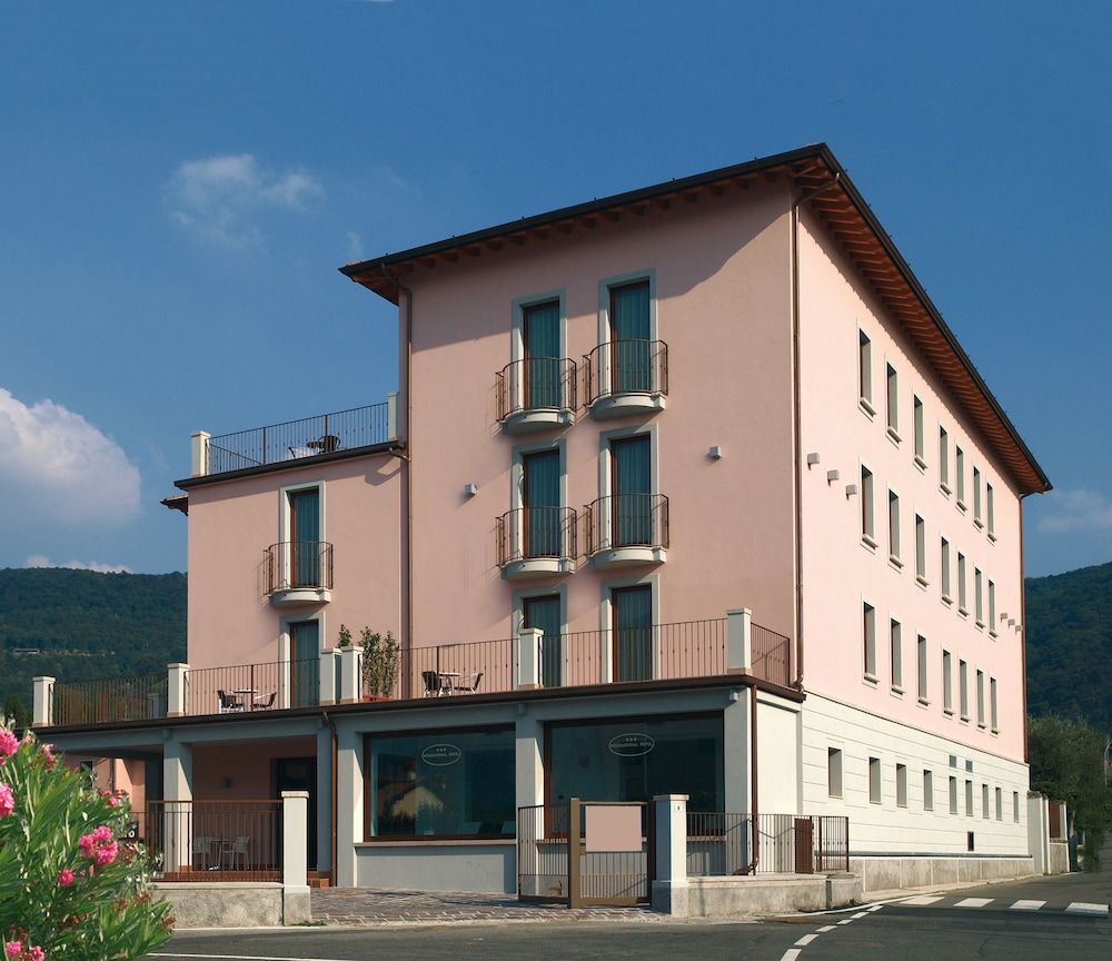 International Hotel Iseo 3 estrelas em Iseo