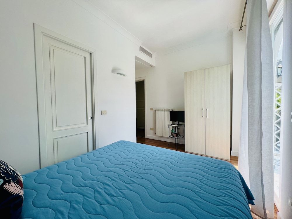 YourHome - Villa Sorrento 3