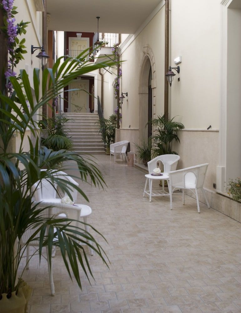 Palazzo Reginella Residence Hotel 3