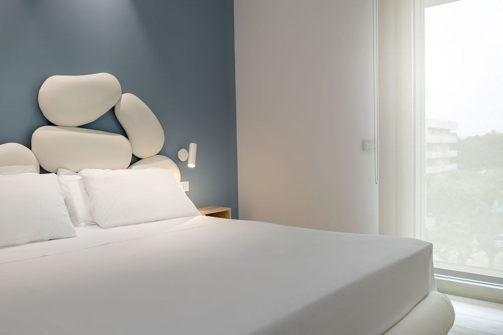 Youmami Lifestyle Suite Hotel 3