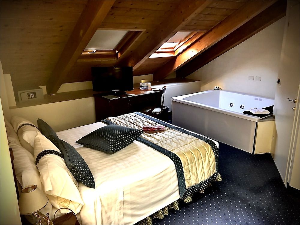 Hotel Villa Savoia 3