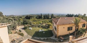 Villa La Lumia B&B Suites & Apartments