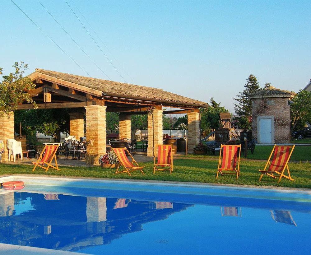 Casale Papa -1 étoiles à Loreto