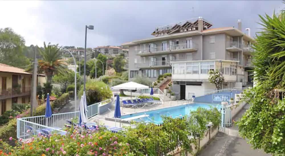 Albergo Lachea 3 estrelas em Acitrezza