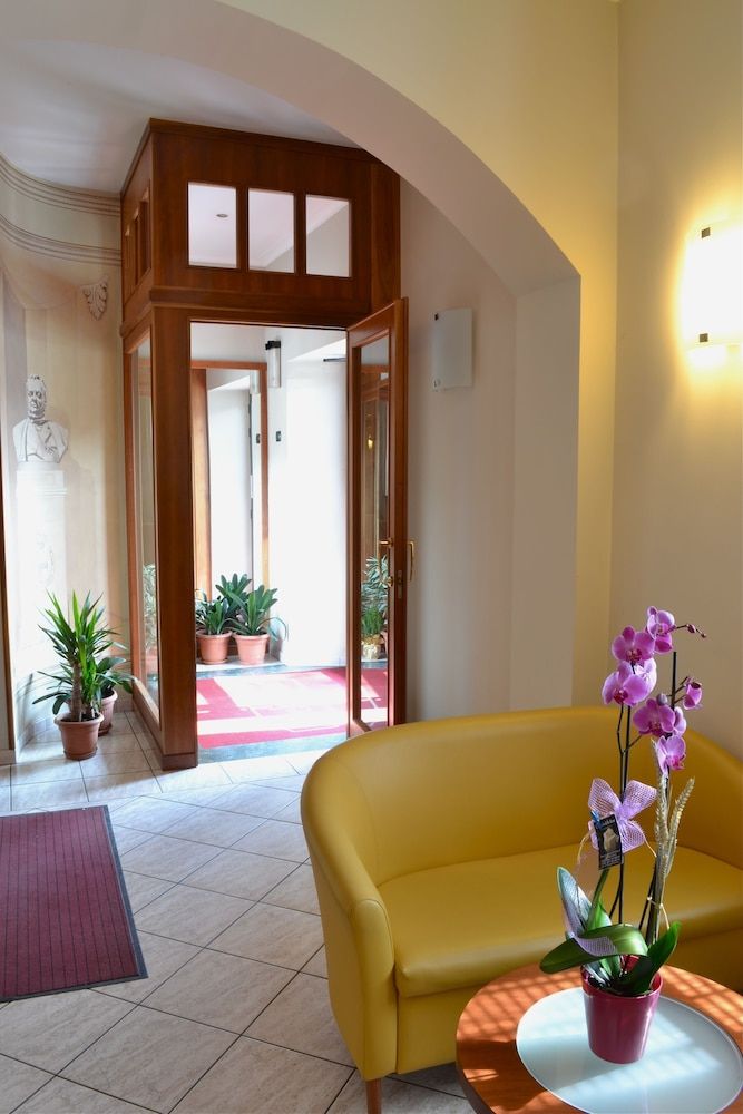 Hotel Cavour Asti 2