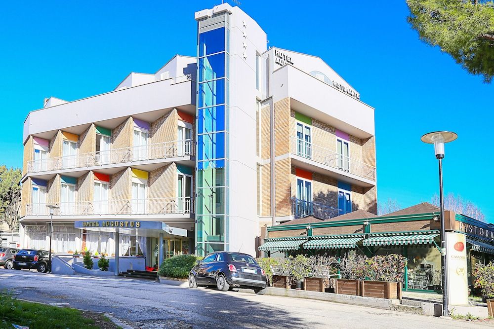 Hotel Augustus 4 estrelas em Fano