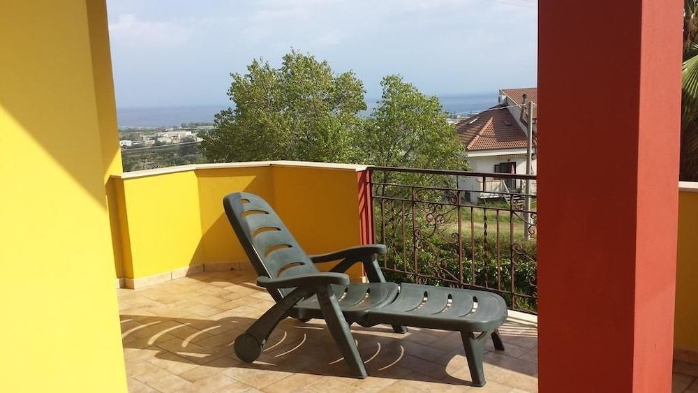 Bed and Breakfast Coral Blue 1