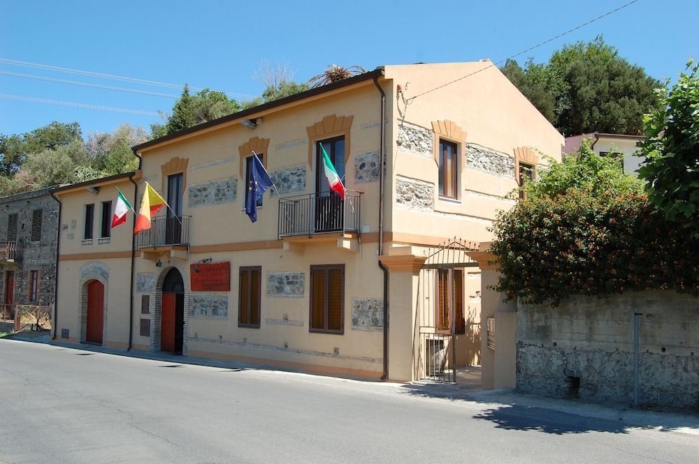 Agriturismo Parra -1 estrellas en Mesina