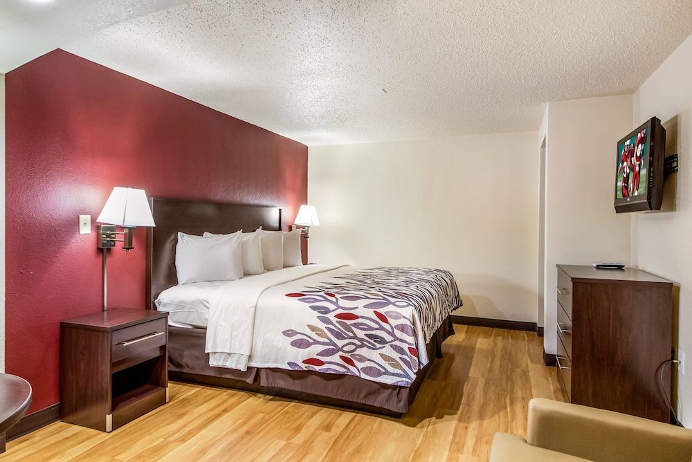 Red Roof Inn Houston East – I-10 3