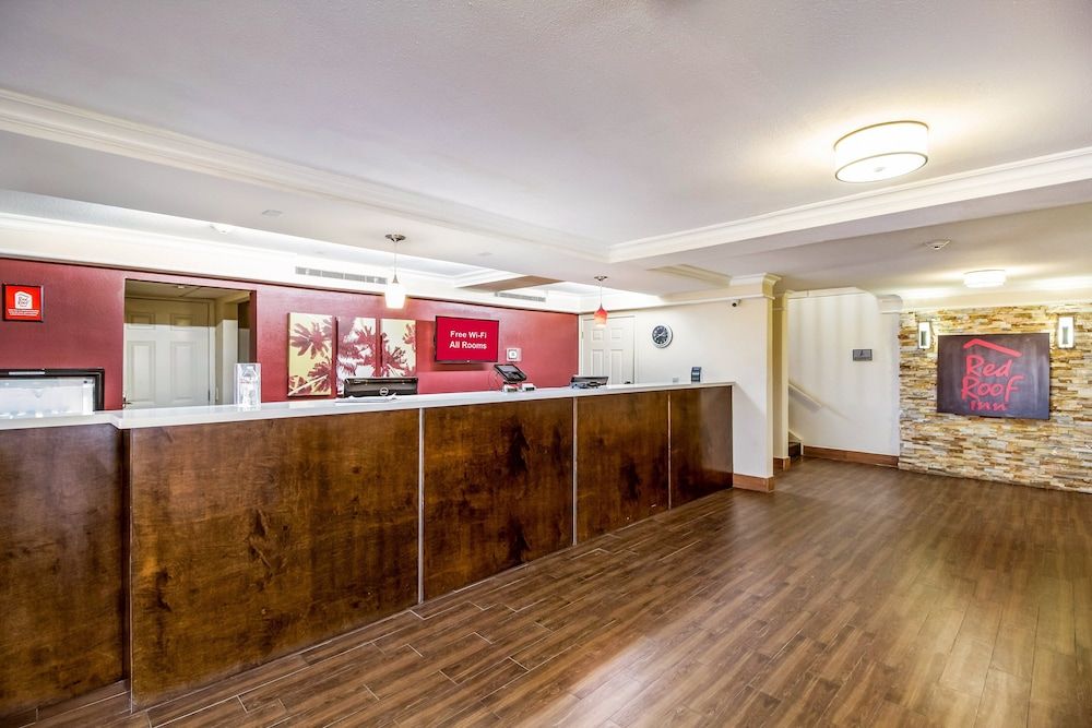 Red Roof Inn Houston East – I-10 2