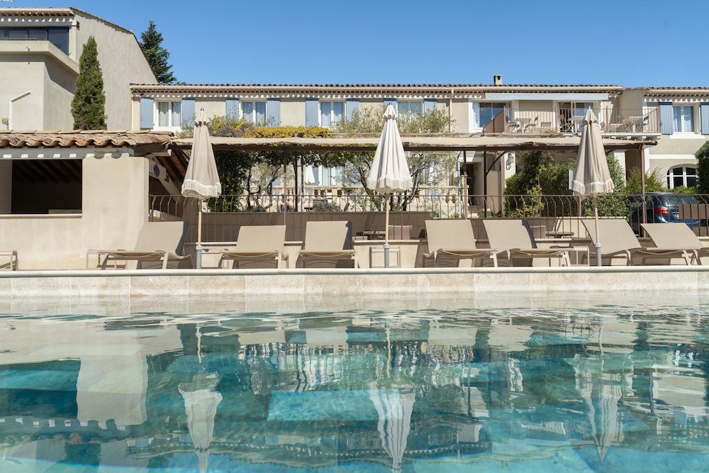 Le Pré Saint Michel 3 estrelas em Manosque