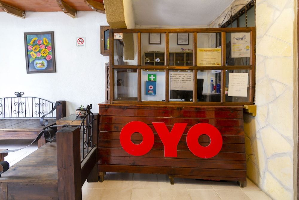 OYO Hotel Las Nubes,Mercado de Dulces y Artesanías Ámbar 3