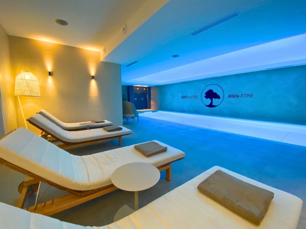 Brit Hotel Piscine & Spa - Fougères 3 estrelas em Fougères