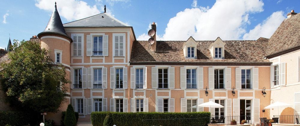 The Originals Relais, Hôtel St Laurent 3 estrelas em Montfort-lʼAmaury