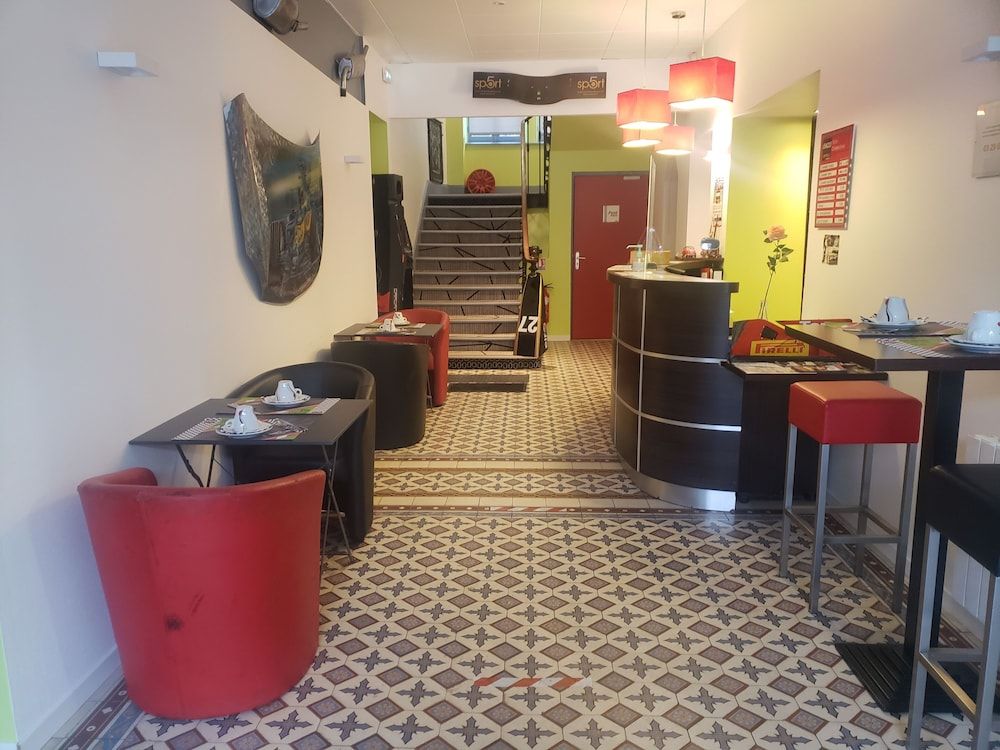 Enzo Hotels Contrexéville 2